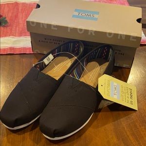 Tom’s women’s shoes